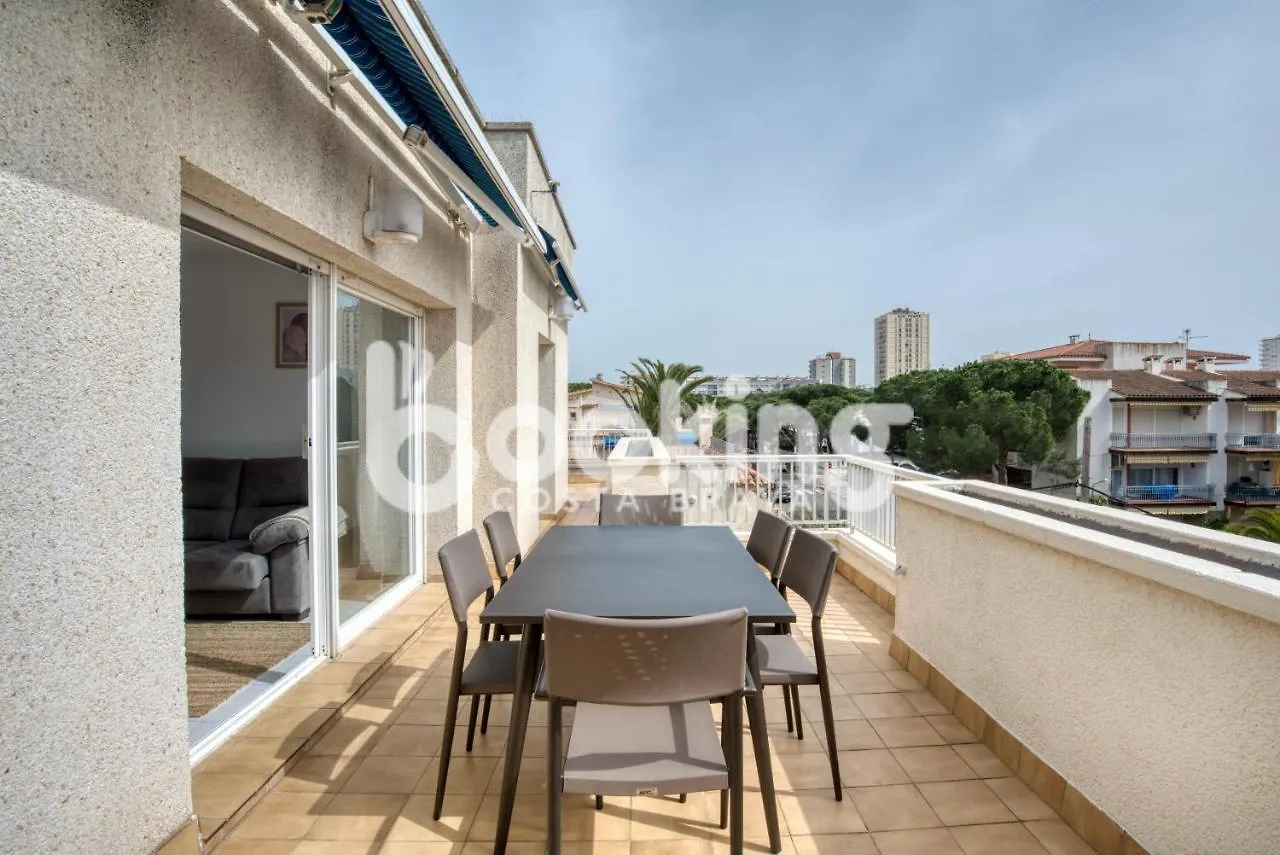 Blanco Apartament Per 6 Persones A 5 Minuts De La Platja Gran Platja d'Aro 0*,  Spain