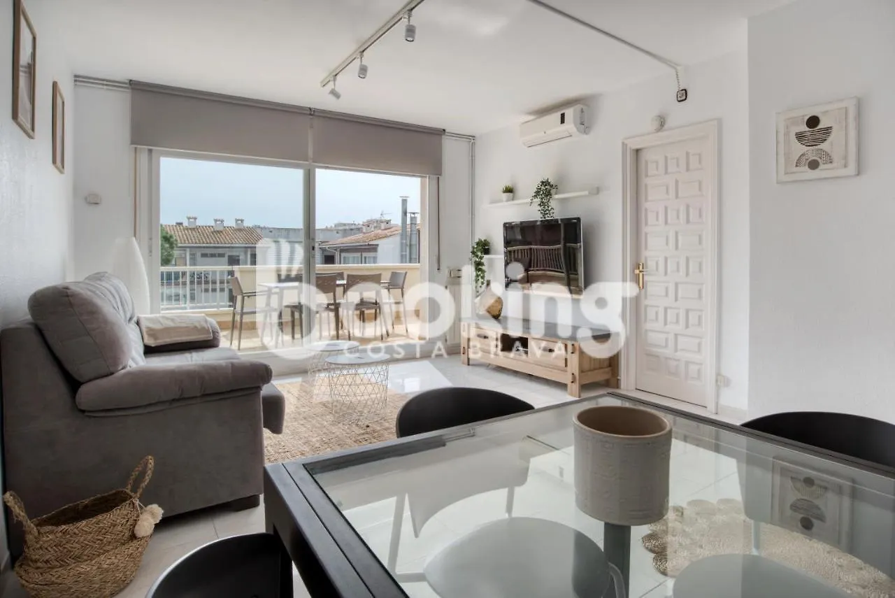 Blanco Apartament Per 6 Persones A 5 Minuts De La Platja Gran Platja d'Aro Spain